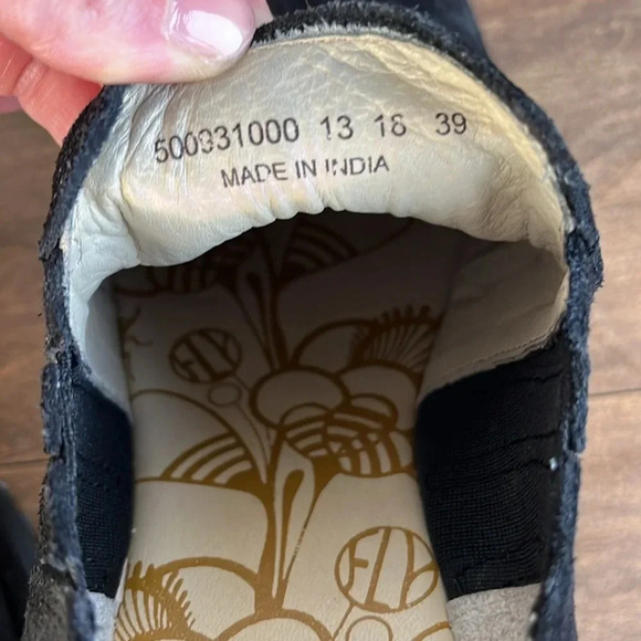 Fly London Black Suede Low-Ankle Slip-on Bootie Size 39 - Picture 9 of 11